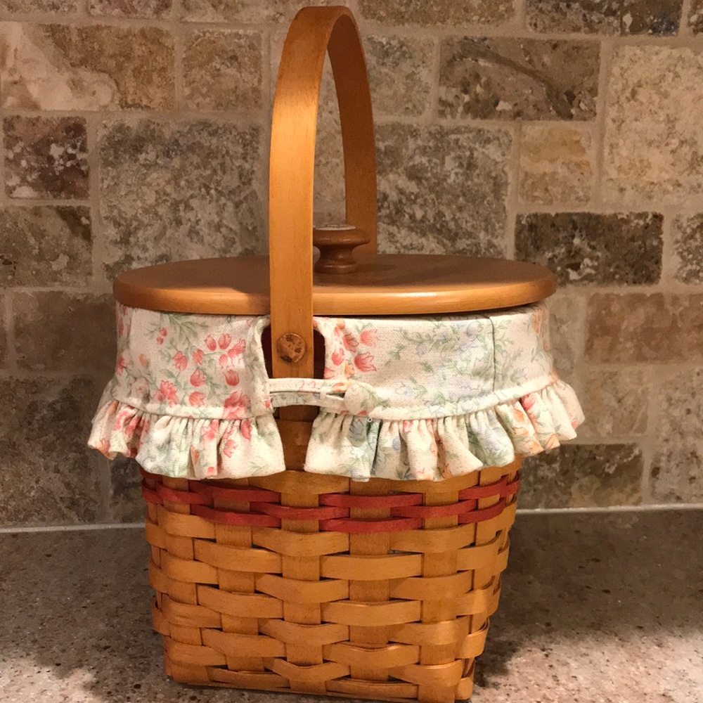 EUC Longaberger Vintage Blossoms Basket set